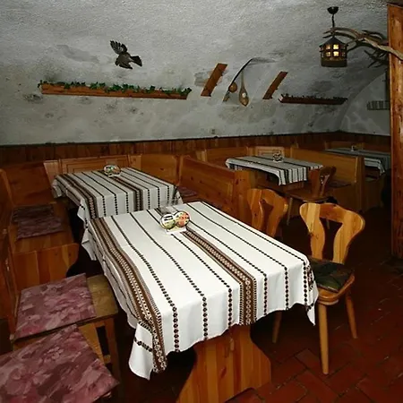 Kovacs Vendeghaz Couette-café